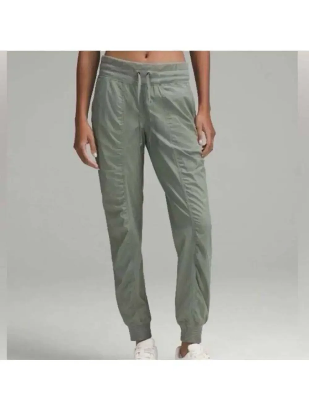 Lululemon dance studio mid rise jogger size 8